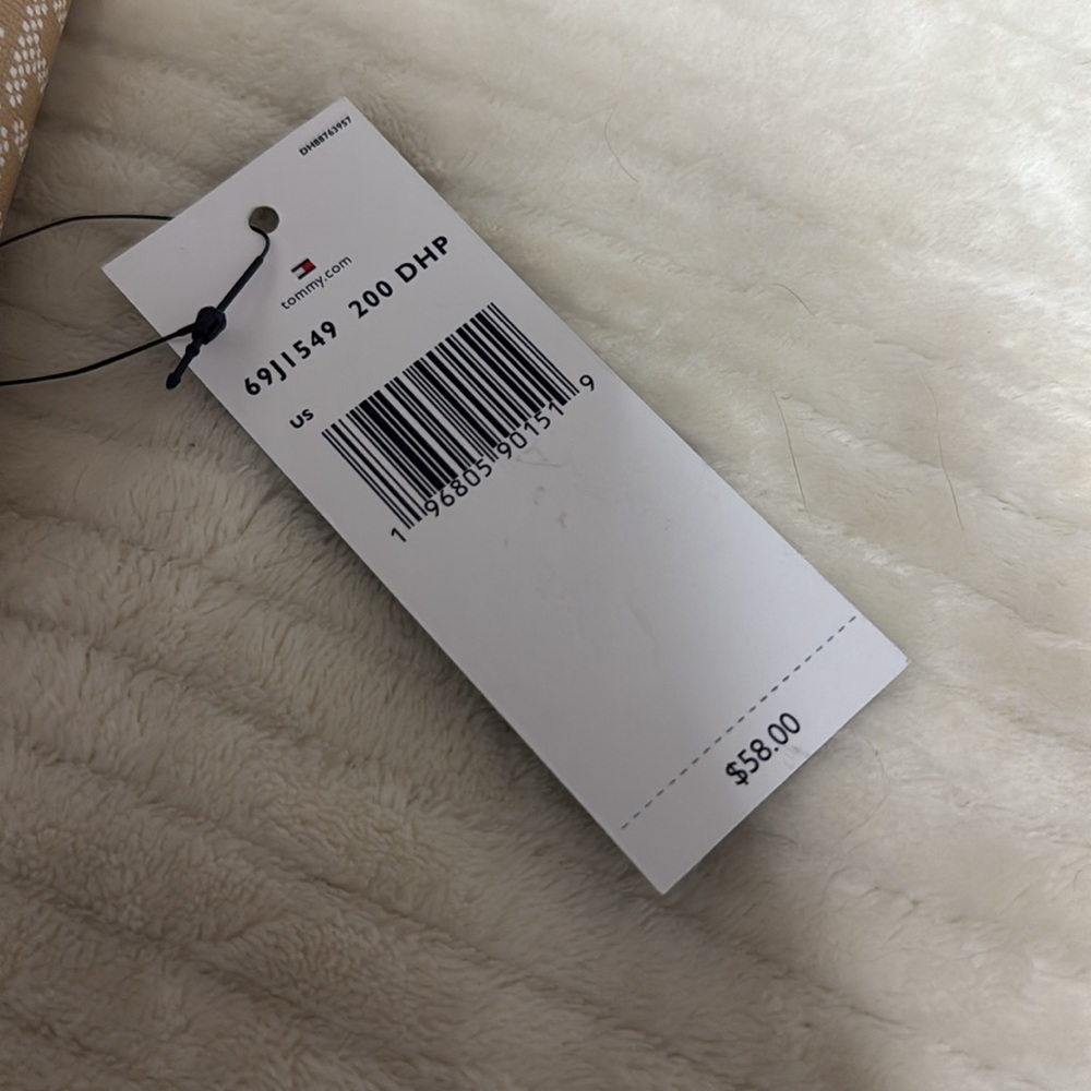 Tommy Hilfiger Tan and White Women's Wallet - Picture 7 of 9